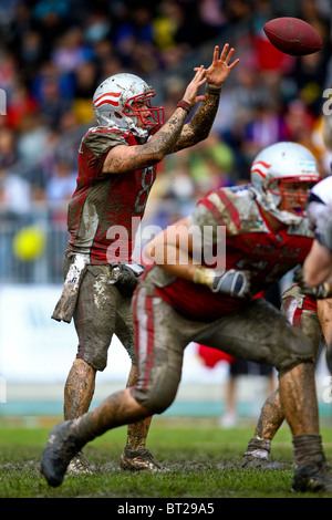 Team Österreich schlägt die Augustana Vikings in ein Charity-Spiel 10-3 am 30. Mai 2010 Hohe Warte-Stadion in Wien, Österreich. Stockfoto