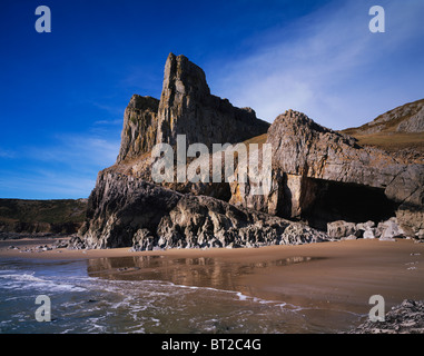 Karbon Kalksteinfelsen zwischen Herbst Bay und Mewslade Bay in der Nähe von Pitton auf der Halbinsel Gower, Swansea, Südwales. Stockfoto