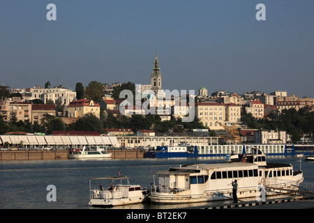 Serbien, Belgrad, Skyline, Gesamtansicht, Fluss Sava, Boote, Stockfoto