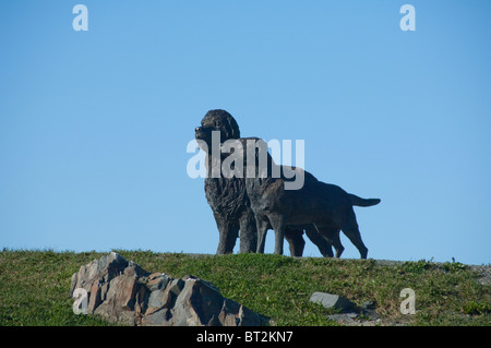 Kanada, Neufundland und Labrador, St. John. Statuen von Neufundland & Labrador Hunde, berühmter Hund Rassen stammt aus der Gegend. Stockfoto