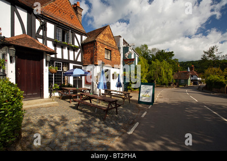 Das White Horse Public House in der Surrey Shere, in der Nähe von Guildford Stockfoto