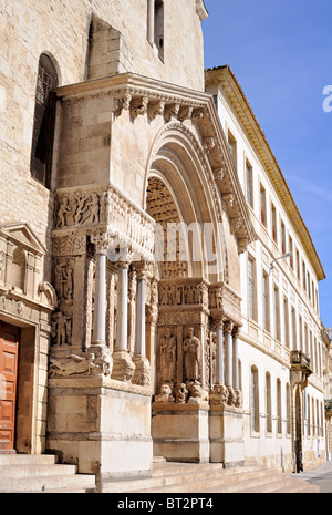 Die Kirche St. Trophime, Arles, Frankreich Stockfoto