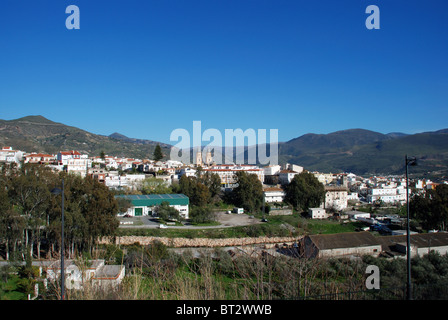 Blick auf die Stadt, Orgiva, Las Alpujarras, Provinz Granada, Andalusien, Spanien, Westeuropa. Stockfoto