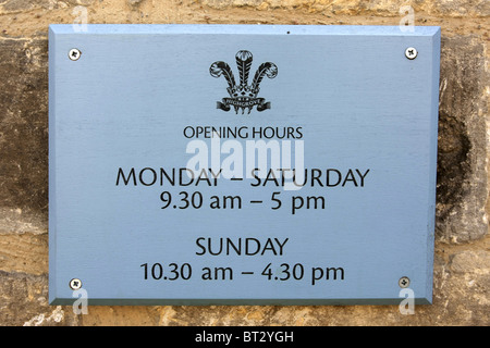 Öffnungszeiten für den Prinz Charles Highgrove Shop in Tetbury Gloucestershire Stockfoto