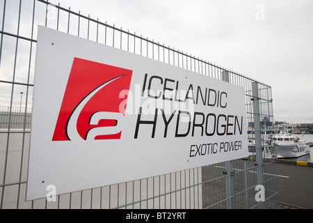 Eine Wasserstofftankstelle am Kai in Reykjavik, Island. Stockfoto