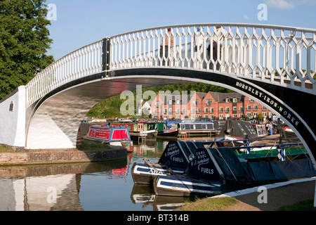 Narrowboats sammeln das Herzstück des Kanalsystems UK bei Braunston für die historischen schmalen Boot und Kanal-Rallye.  DAVID MANSELL Stockfoto