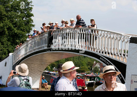 Besucher sammeln das Herzstück des Kanalsystems UK bei Braunston für die historischen schmalen Boot und Kanal-Rallye.  DAVID MANSELL Stockfoto