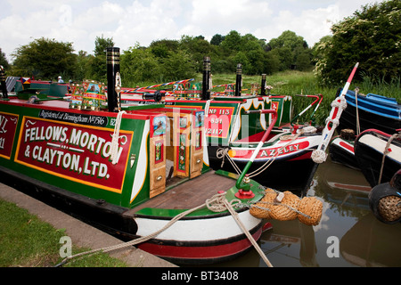 Narrowboats sammeln das Herzstück des Kanalsystems UK bei Braunston für die historischen schmalen Boot und Kanal-Rallye.  DAVID MANSELL Stockfoto