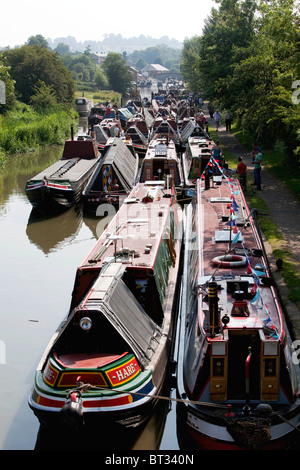 Narrowboats sammeln das Herzstück des Kanalsystems UK bei Braunston für die historischen schmalen Boot und Kanal-Rallye.  DAVID MANSELL Stockfoto