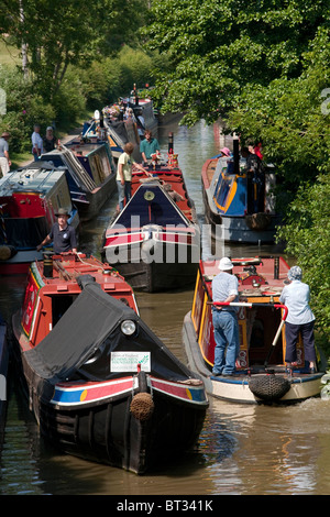 Narrowboats sammeln das Herzstück des Kanalsystems UK bei Braunston für die historischen schmalen Boot und Kanal-Rallye.  DAVID MANSELL Stockfoto