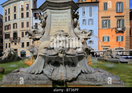 Der Brunnen Fontana del Pantheon vor dem Pantheon in Rom, Italien Stockfoto