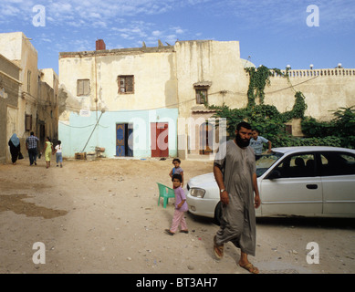 Menschen in einem armen Viertel von Tripolis - Libyen Stockfoto