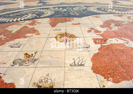 Denkmal der Entdeckungen, Padrão Dos Descobrimentos, Mosaik Dekoration zeigt eine Welt Karte, Belem, Lissabon, Portugal Stockfoto