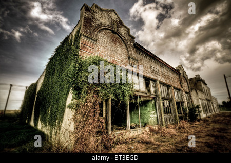 Bass Sales Co. Gebäude in einem heruntergekommenen Zustand in USA Stockfoto