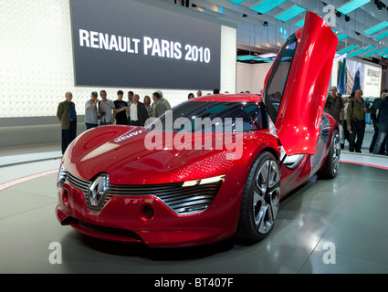 Neue elektrische Konzept Renault Dezir Sportwagen auf dem Display auf der Paris Motor Show 2010 Stockfoto