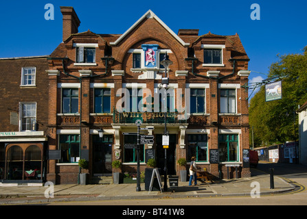 White Horse Pub In der Hautpstraße Cranbrook Kent England Stockfoto