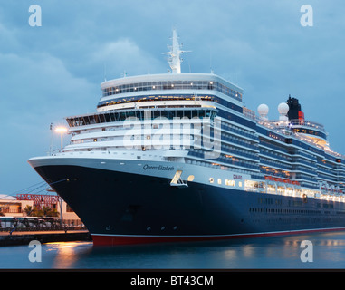 Die neue Queen Elizabeth Kreuzfahrtschiff Besuch in Las Palmas, Gran Canaria während ihrer Maiden Kreuzfahrt im Oktober 2010 Stockfoto