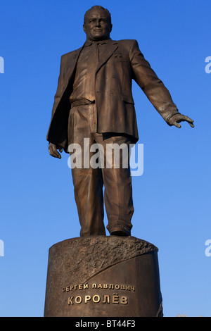 Denkmal für die sowjetischen Rakete Ingenieur und Raumfahrzeuge Chefdesigner Sergei Pavlovich Korolev (1907-1966) in Moskau, Russland Stockfoto