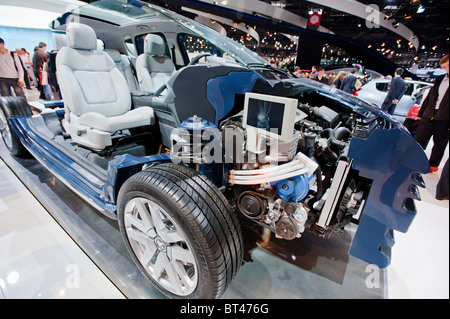 Demonstration von Peugeot Diesel Hybrid 3008 Paris Motor Show 2010 wegschneiden Stockfoto