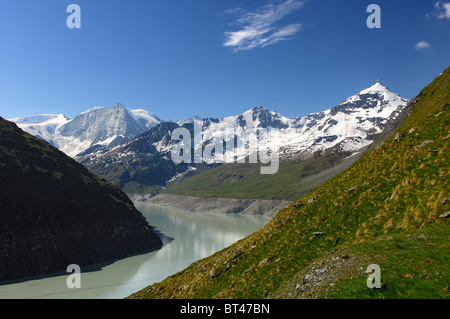 Lagerung See Lac des Dix mit Mt. Mont Blanc de Cheilon in den Rücken, Val Hérens Valley, Wallis, Schweiz Stockfoto