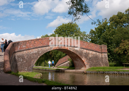 Brücke über den Canal Grande Union bei Foxton, Leicestershire, England. Stockfoto