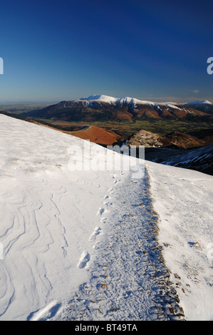 Blick vom Segel in Richtung Skiddaw im Winter im englischen Lake District Stockfoto