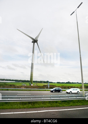 Amsterdam Fahrrad Fahrrad Transport Reisen Fahrt Park Windmühle Wind Power elektrische Energiegewinnung Urinal-Bahnhof Stockfoto