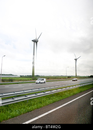 Amsterdam Fahrrad Fahrrad Transport Reisen Fahrt Park Windmühle Wind Power elektrische Energiegewinnung Urinal-Bahnhof Stockfoto