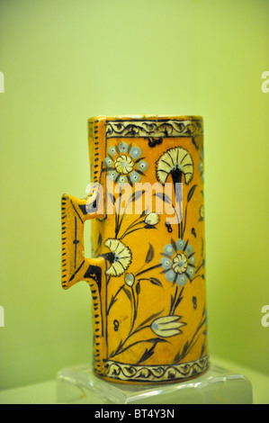 Iznik Becher (c. 1575), Çinili Köşk, İstanbul, Türkei 100914 35841 Stockfoto