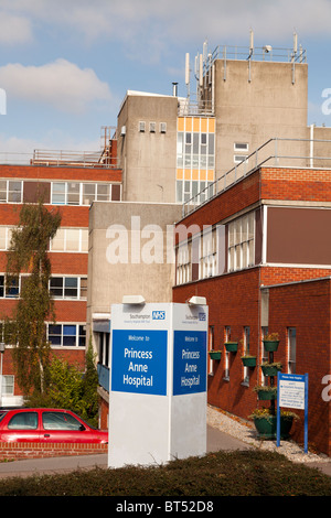 Außenseite der Prinzessin Anne Krankenhaus-Southampton Stockfoto