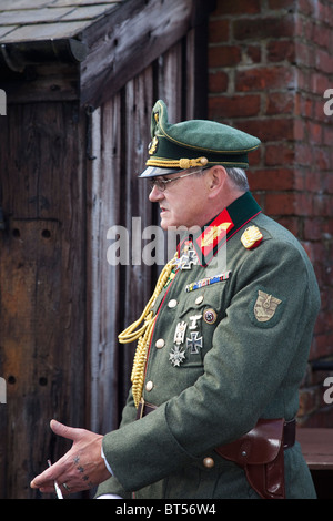 Deutscher General in Dressuniform. Kostümierter Re-enactor   WW 2 Deutscher Offizier beim Pickering Kriegswochenende, Oktober 2010, Yorkshire, Großbritannien Stockfoto