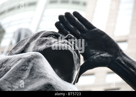 Bronzestatue "Industrie" von Raymond Kaskey, ein Geschenk an die Stadt im Jahr 1995, Charlotte, North Carolina, USA Stockfoto