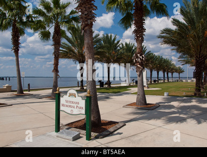 Veterans Memorial am Hafen von Sanford am Lake Monroe in Florida Stockfoto