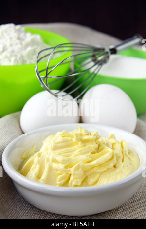 Mehl Zucker Butter Eiern - set zum Backen Stockfoto