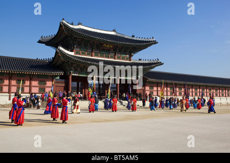 Wechsel der Wachablösung am Gyeongbokgung Palace Seoul Südkorea Stockfoto