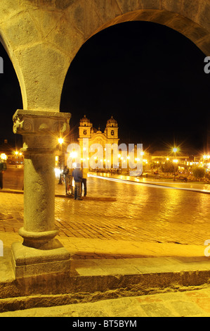 Plaza de Armas ist Cusco in der Nacht Stockfoto