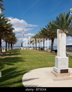 Veterans Memorial am Hafen von Sanford am Lake Monroe in Florida Stockfoto