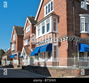 Ein Bild von den alten Markt Petworth in West Sussex. VEREINIGTES KÖNIGREICH. Dies ist Swan Ecke auf seine Zeile Stockfoto