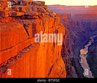 Sonnenaufgang über den Colorado River bei Toroweep, Grand Canyon Nationalpark in Arizona Stockfoto