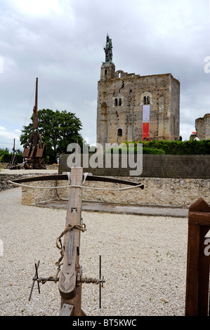 Armbrust auf die Festung des schwarzen Falken, Montbazon Burg, Indre-et-Loire, Touraine, Frankreich, in der Nähe von Tours Stockfoto
