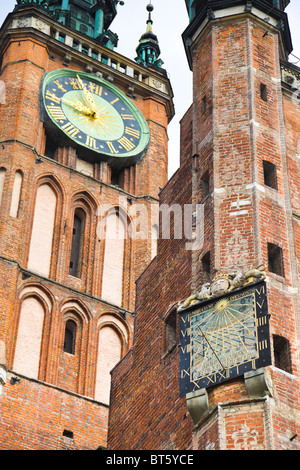 Alte Uhren auf Gdansk-Rathaus Stockfoto