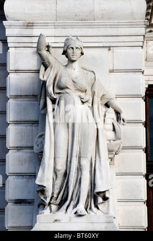 Details zur Vorderseite Leber Aufbau Liverpool Merseyside Lancashire UK GB EU Nordwesteuropa Stein Relief Schiff statue Stockfoto