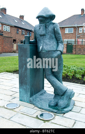 Statue-liebenswerten Comic-Figur Andy Capp Jean Smythe, Hartlepool Künstler Reg Smythe, 5ft hohe Bronzeskulptur Landzunge ein Stockfoto