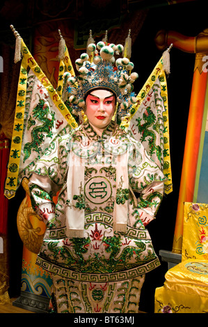 China chinesische staatliche Theater Kostüm Schauspielerin Peking Oper traditionelle kantonesische Oper Guangdong, Guangxi Macau Singapur Mala Stockfoto