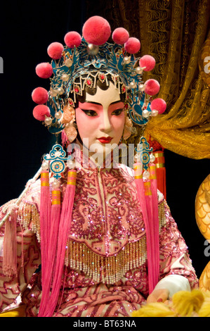 China chinesische staatliche Theater Kostüm Schauspielerin Peking Oper traditionelle kantonesische Oper Guangdong, Guangxi Macau Singapur Mala Stockfoto