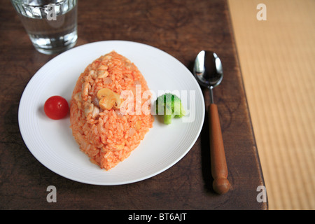Gebratener Reis mit Huhn Stockfoto