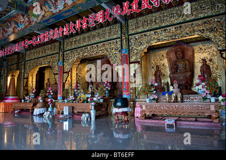 Hauptaltar im Kek Lok Si-Tempel in Penang, Malaysia Stockfoto