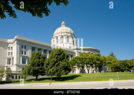 Der Missouri State Capitol in Jefferson City, Missouri, sitzt auf den Klippen oberhalb des Missouri Flusses. Stockfoto