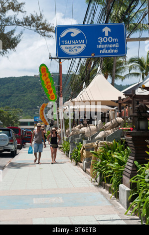 Tsunami Evakuierung Fluchtweg Schild in Pa Tong, Phuket Thailand Stockfoto