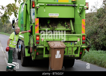 Bordsteinkante Sammlung von Hausmüll Recycling Stockfoto